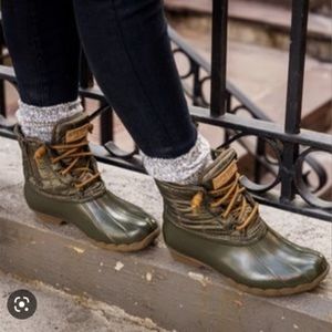 NWT Sperry Saltwater Shiny Quilted Duck  Boot